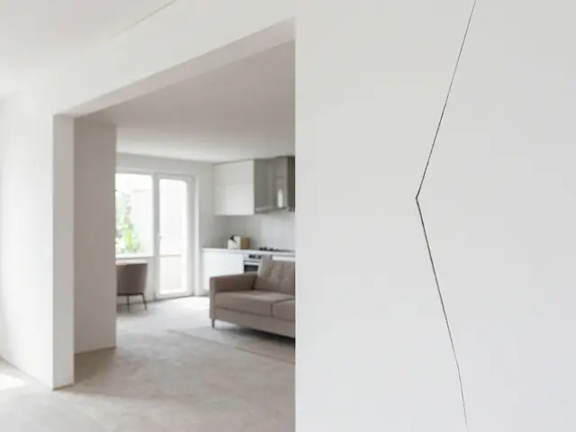 Statische Schäden bei Wanddurchbrüchen: Risiken, Warnsignale und Lösungen